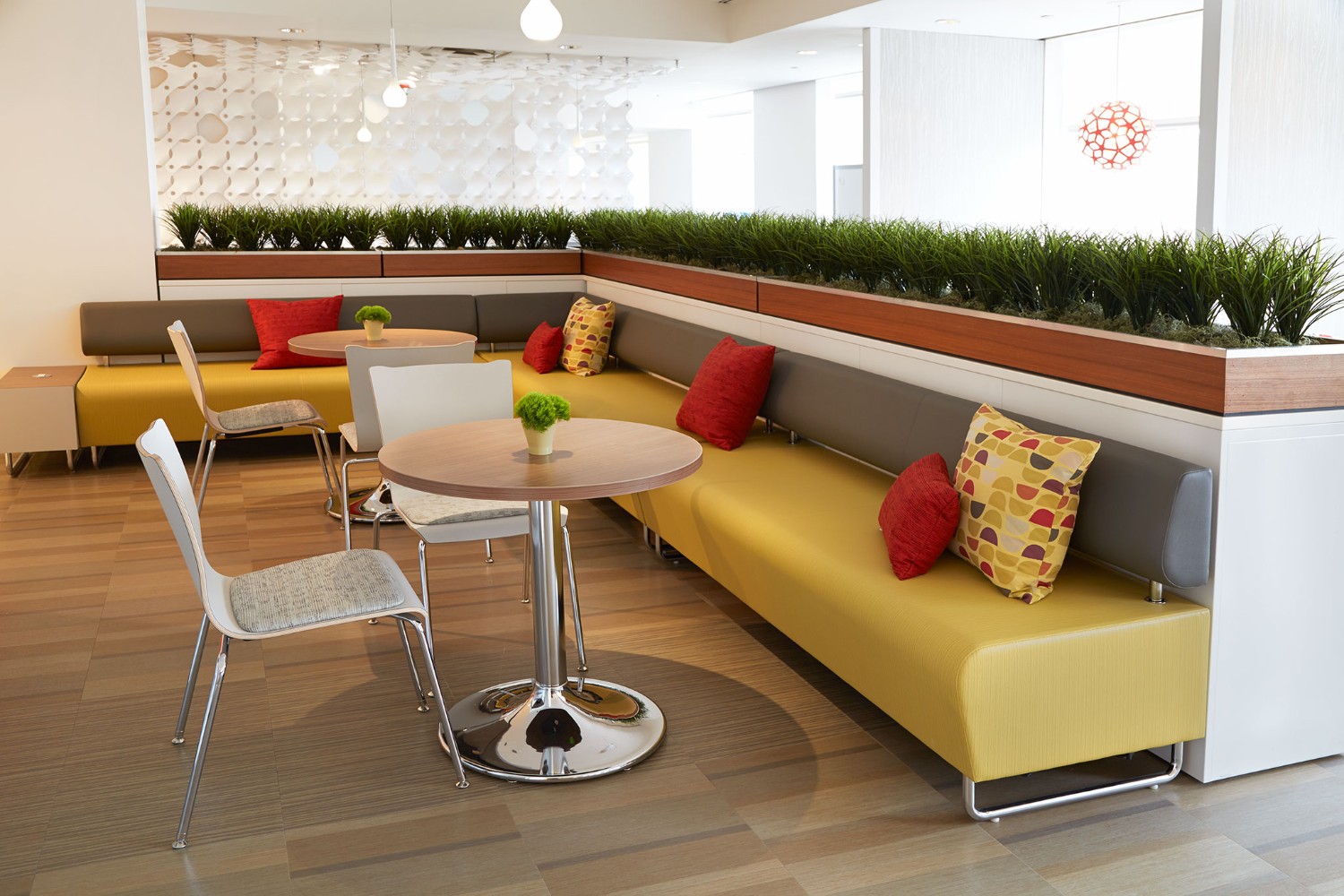 applychairs_athenstables_hublounge