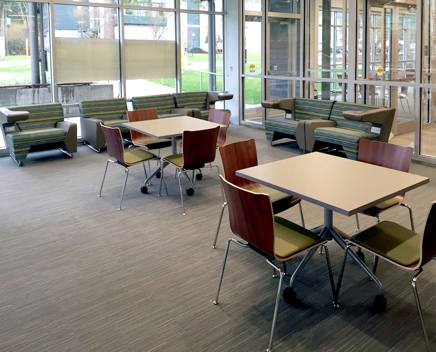 greenriver_lounge3_apply_trek_myway